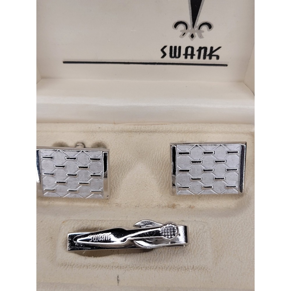 Swank Cufflinks Tie Clip Set Silver Tone Textured Rectangular Boxed Excellent - Picture 2 of 2